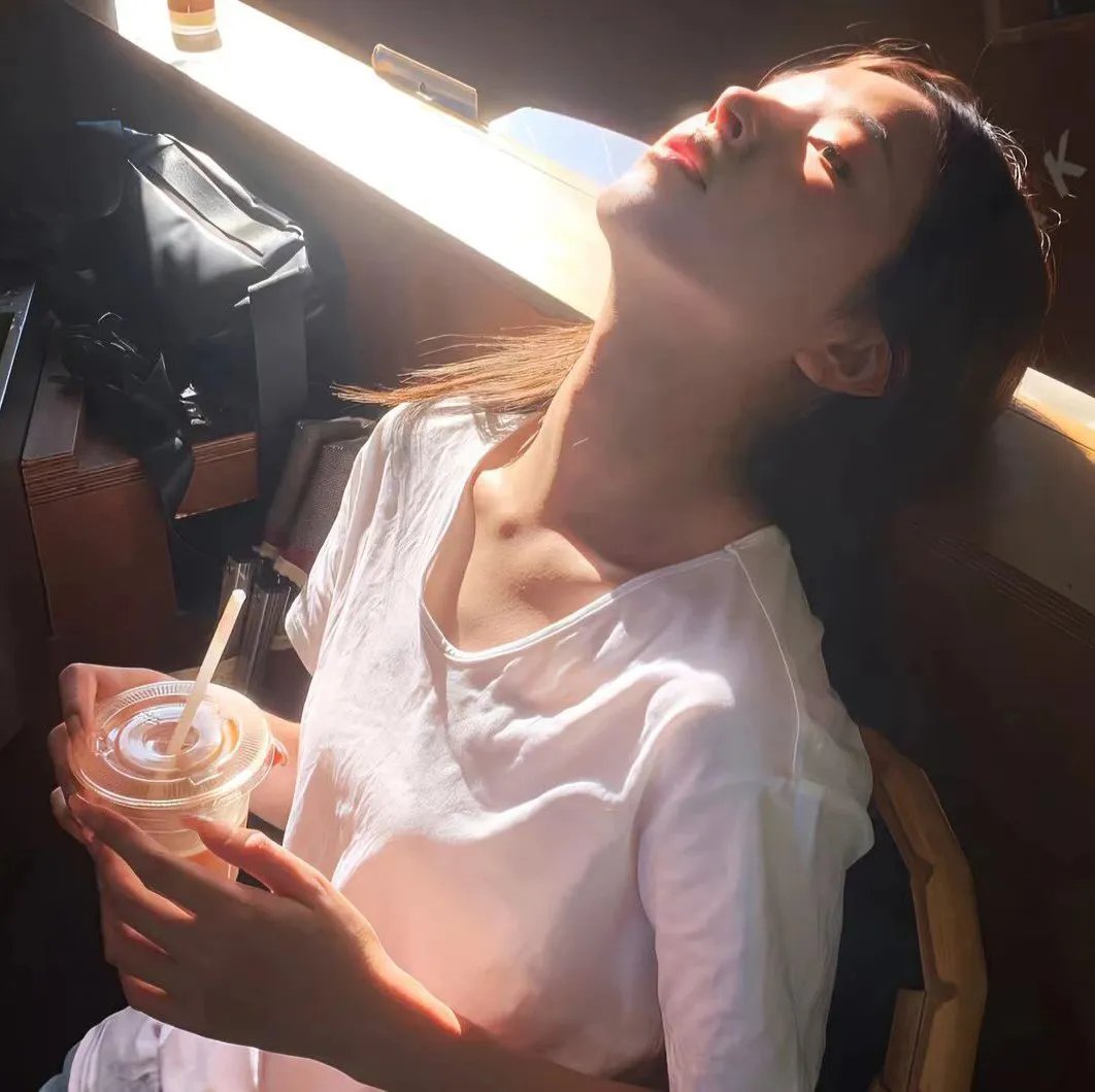 高山上的热气球